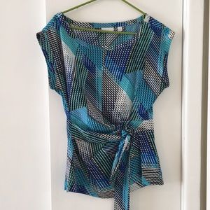 Geometric front tie blouse